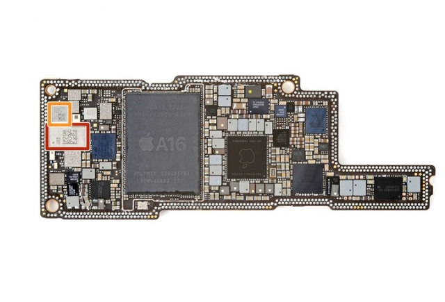 Taking apart the iPhone 14 Pro Max: Broadcom AFEM-8245 front-end module