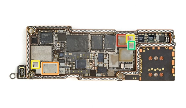 Disassembling the main internal chip of the iPhone 14 Pro Max - SKY5xx92-16 power amplifier module