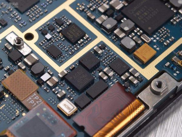 High-priced recycled NXP semiconductors: NFC readers, RF receivers, multi-protocol MCUS