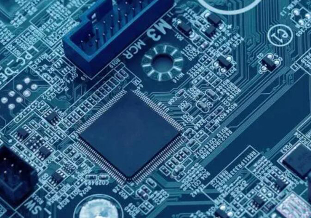 Supply PMIC Chip: Battery Management, Voltage References, LDO Regulators, Switching Regulators