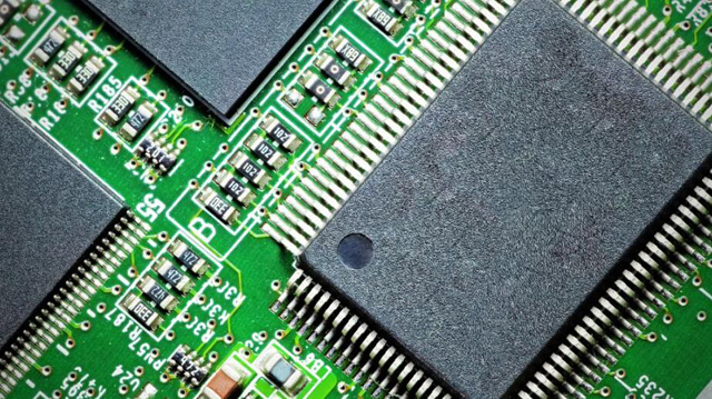 Recycle [Microchip] Microwave MMIC Amplifiers, Power MOSFETs, GaAs Diodes, Discrete Filters