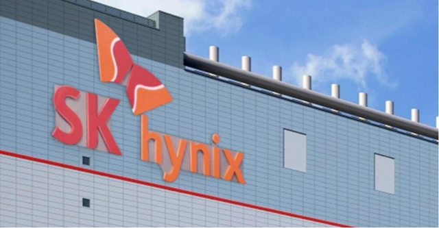 SK Hynix revealed to have cut NAND flash production by 10% in the first half of the year.